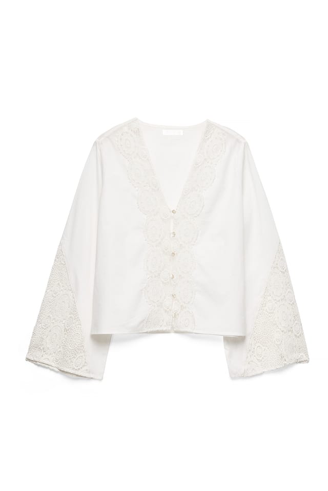 White Bluse mit Knöpfen und Broderie-Anglaise-Detail