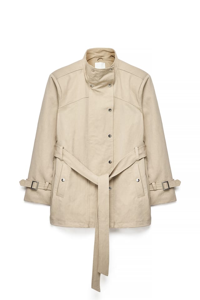 Beige Trench court à larges épaulettes