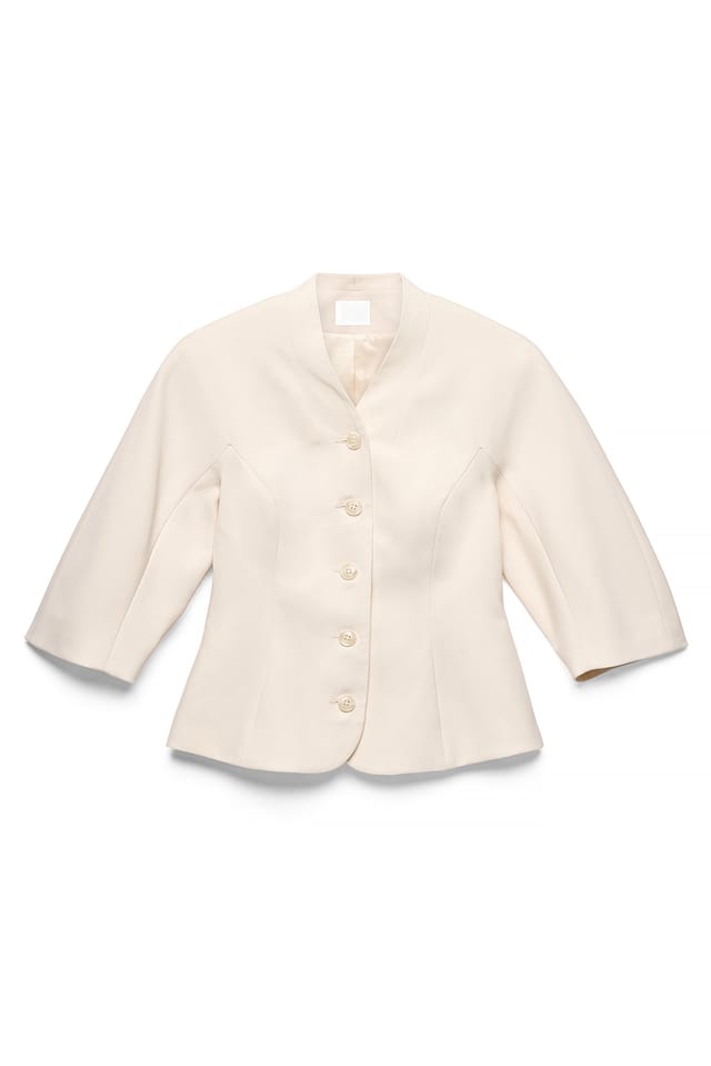 Offwhite Åtsittande blazer med knappdetalj