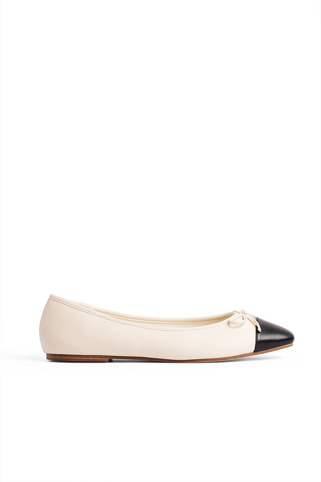 offwhite/black Ballerinas mit konstrastreicher Spitze