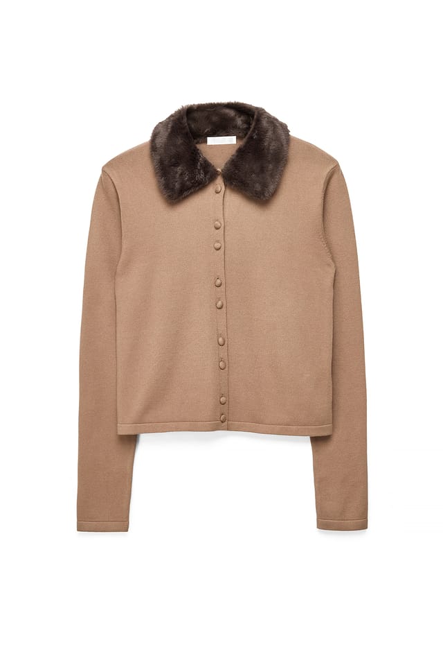 Brown Cardigan mit Kunstpelzkragen