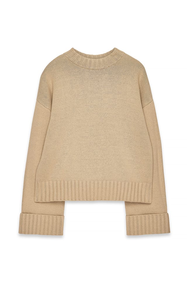 Beige Strickpullover mit gefalteten Ärmeln