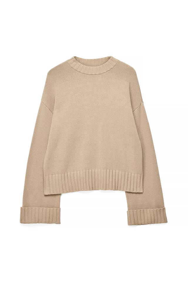 Soft Beige Strickpullover mit gefalteten Ärmeln