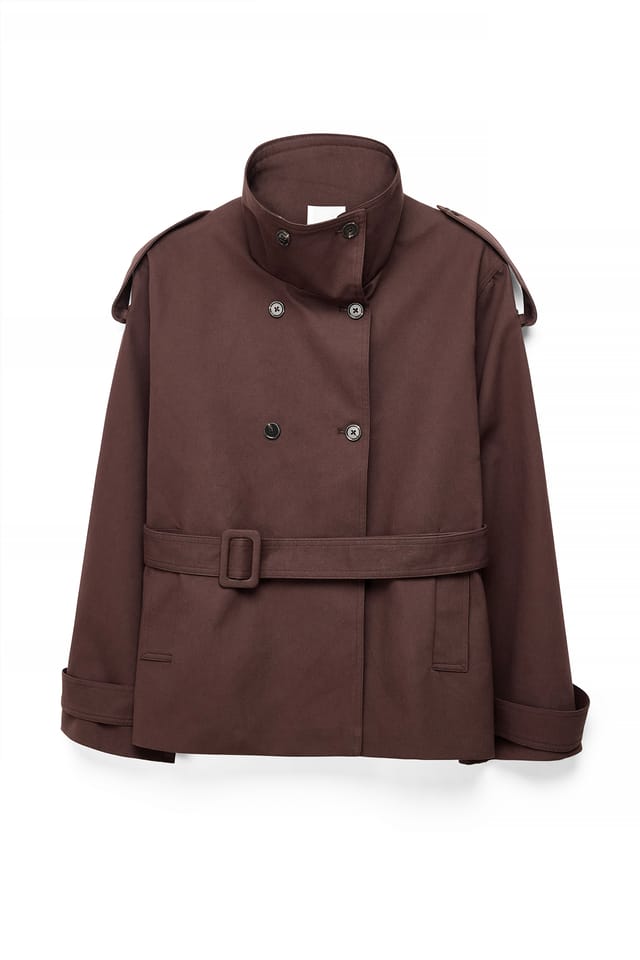 Brown Trenchcoat mit hohem Kragen und Gürtel