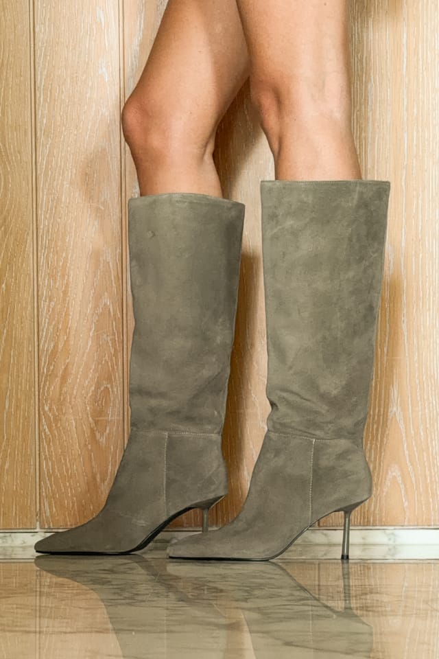 Khaki Green Kniehohe Wildlederstiefel