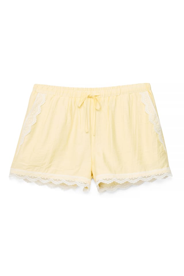 Light Yellow Minishorts med spetsdetalj