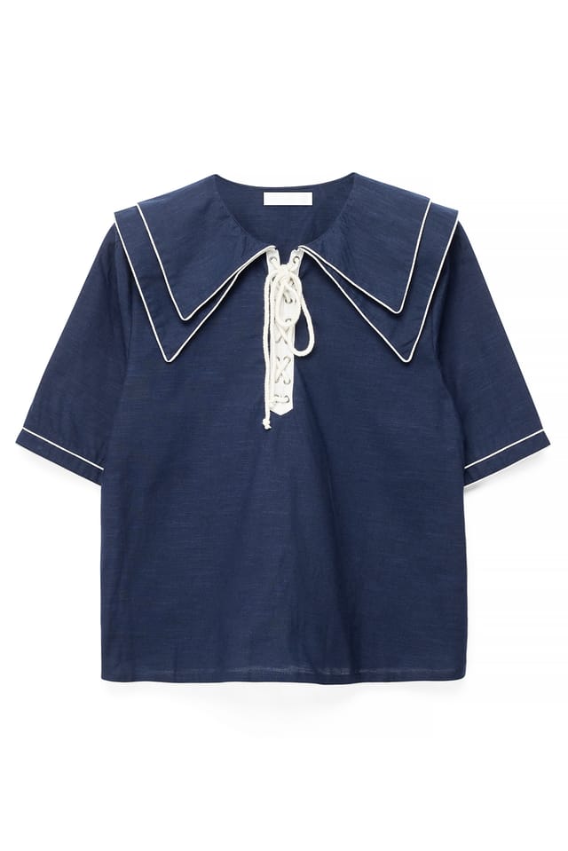 Navy Bomuldsbluse med blondedetalje