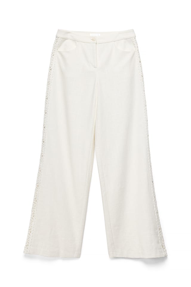 Offwhite Hose aus Leinenmischung mit Häkeldetail