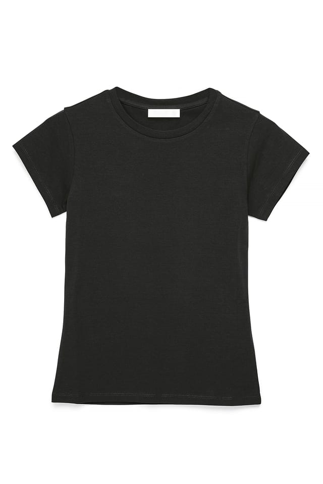 Black T-Shirt mit Rundhalsausschnitt