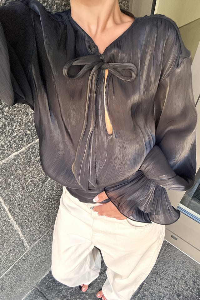 Black Ruched Waist Ruffle Blouse