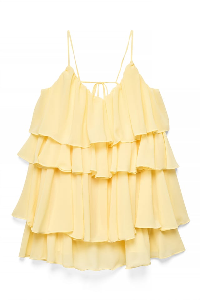 Light Yellow Minikjole med flæser, plissering og stropper