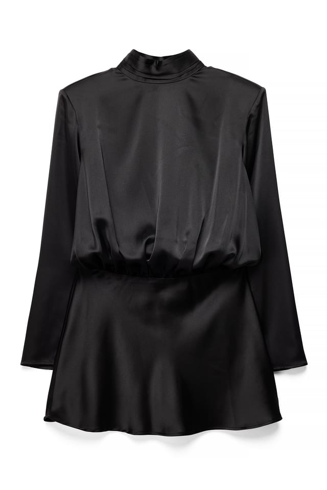 Black Mini-Kleid mit Satin-Rücken-Detail