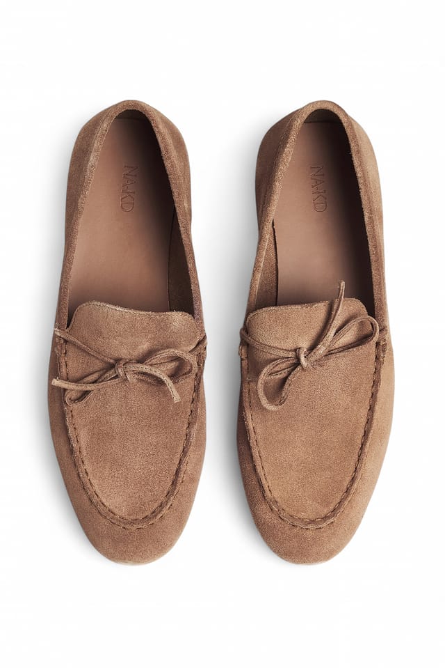 Brown Mocassins med rosettdetalj