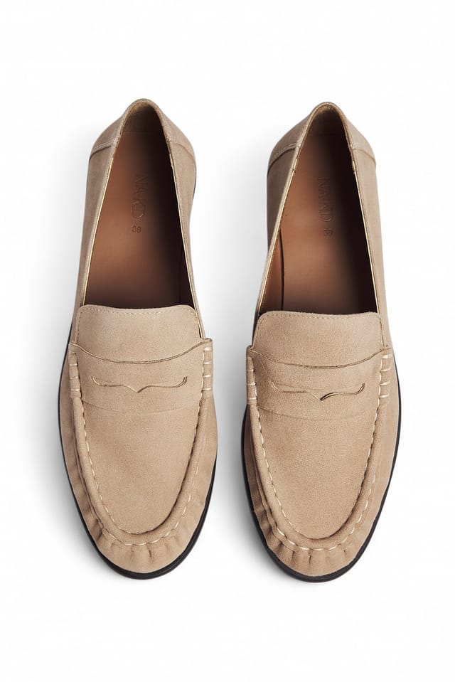 Beige Loafers i mjuk mocka