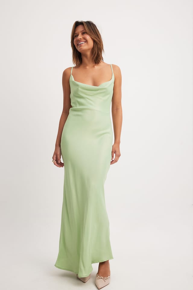 Light Green Midi-Slipkleid mit Wasserfallausschnitt