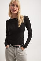 Go to image 1 of 4