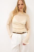 Go to image 1 of 4