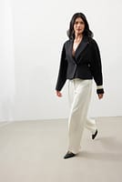 Go to image 1 of 7