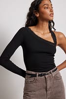 Go to image 1 of 4