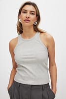 Go to image 1 of 4