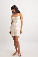 Go to image 1 of 7