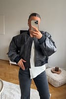 Gå til billede 6 af 8