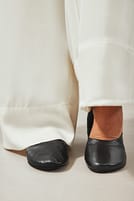 Go to image 1 of 4