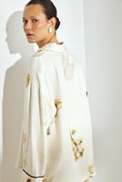 Go to image 2 of 7