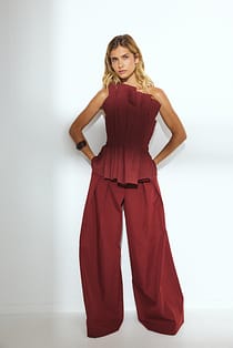 Asymmetric Volume Top