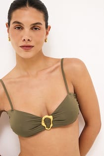 Bikini-Oberteil mit Schnalle