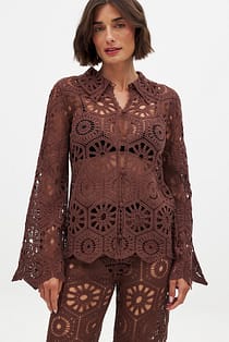 gehäkeltes Stricktop mit langen Ärmeln