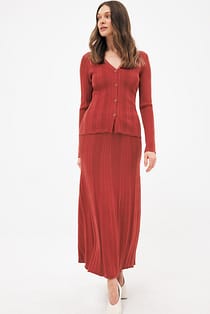 Jupe longue en maille côtelée irrégulière