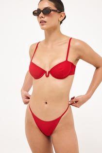 Culotte de bikini à fines bretelles