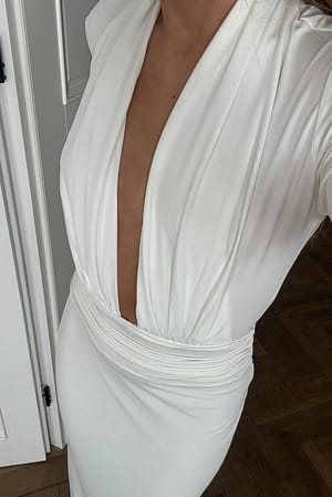Image 4 of 8