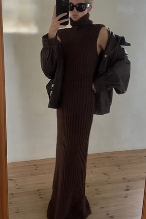 Warm Brown Knitted Wool Blend Turtleneck Maxi Dress