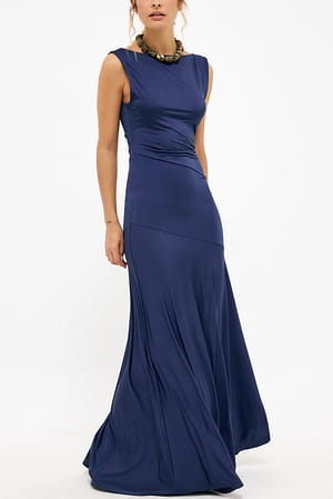 Blue Asymmetrisk midiklänning