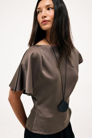 Brown Asymmetrisk slitsdetalj draperad topp