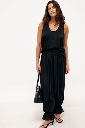 Black Balloon Frill Pants