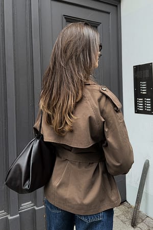 Image 2 of 7