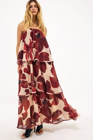 Abstract Floral Vestido maxi de volúmenes escalonados y corte palabra de honor