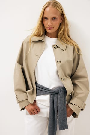 Beige Boxy kurzer Trenchcoat