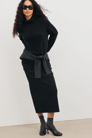 Black Gestrickter Rollkragenpullover aus gebürsteter Wolle