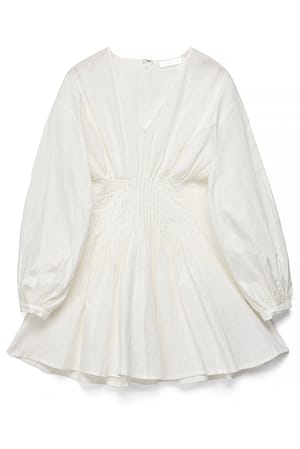 White Robe courte en coton à manches longues et plis nervure