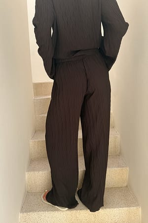 Image 2 of 6