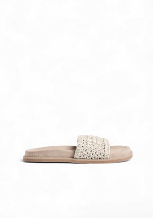 Beige gehäkelte Slipper mit Fußbett