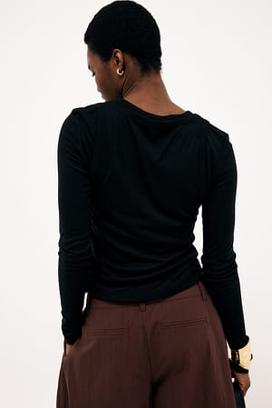 Image 2 of 6