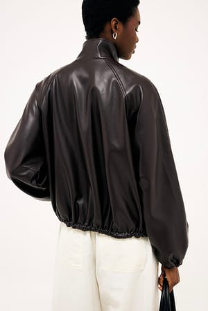 Image 2 of 7