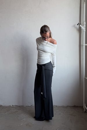 White Soft Line drapiertes Langarm-Top