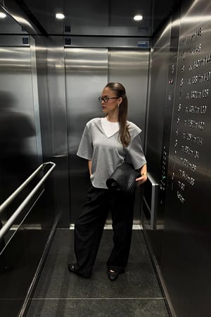 Grey Topp i scuba med skarpa axlar