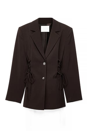 Brown Blazer mit geschnürter Passform